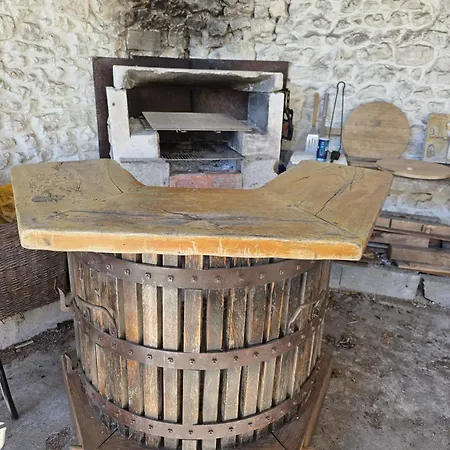 Le Clos Des Vignes * Criteuil-la-Magdeleine